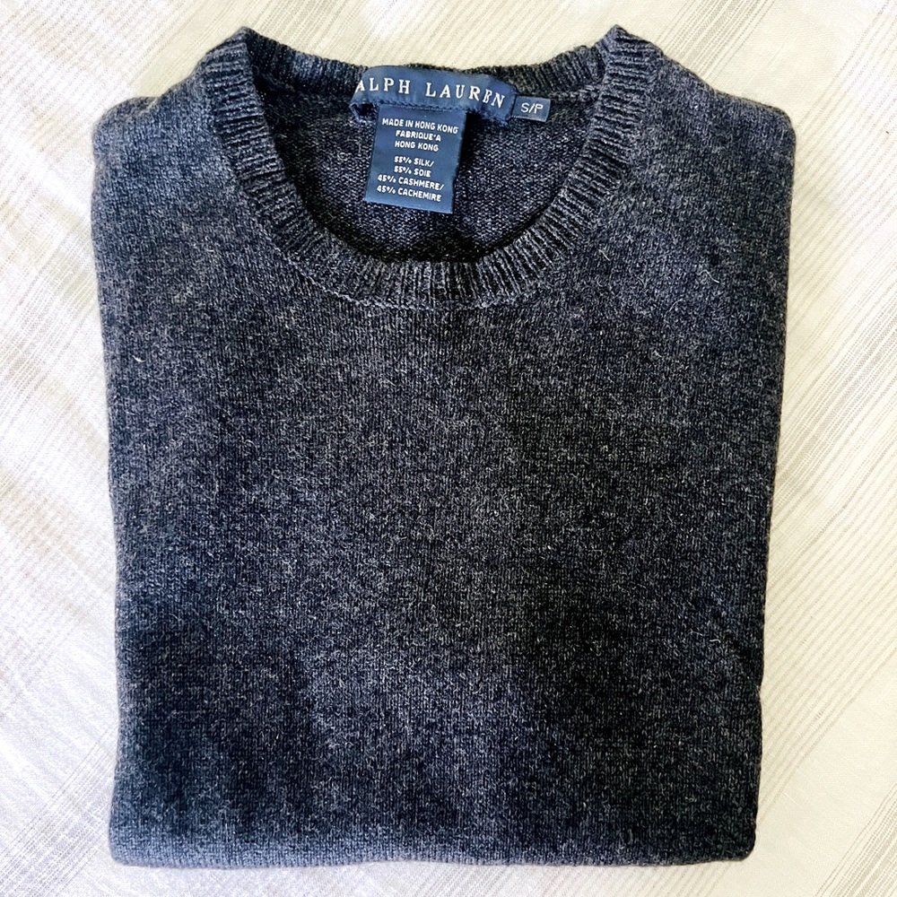 Ralph Lauren Blue label cashmere + silk blend short sleeve sweater. Size Small.